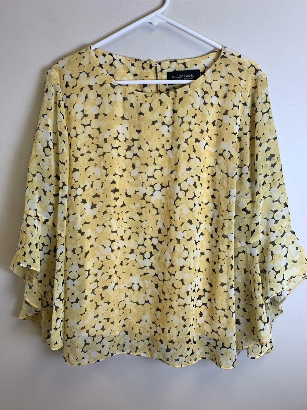 Evan Picone Yellow and White Floral Flutter-Sleeve Blouse